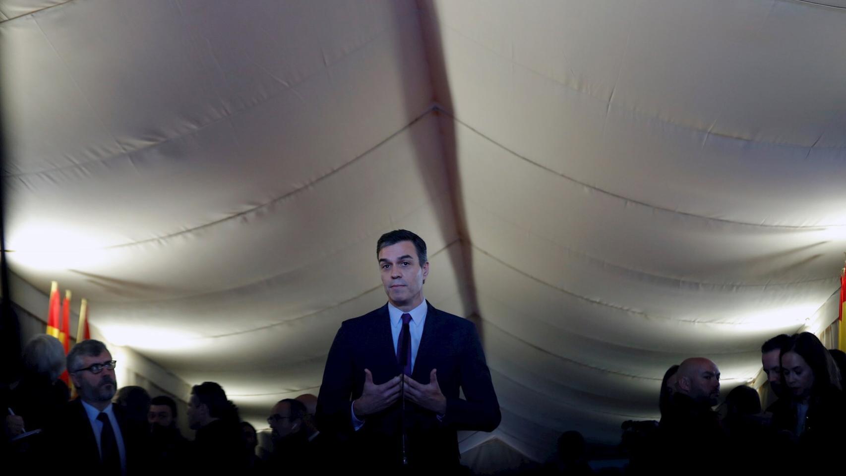 El presidente del Gobierno, en la carpa instalada en el Congreso para el día de la Constitución.