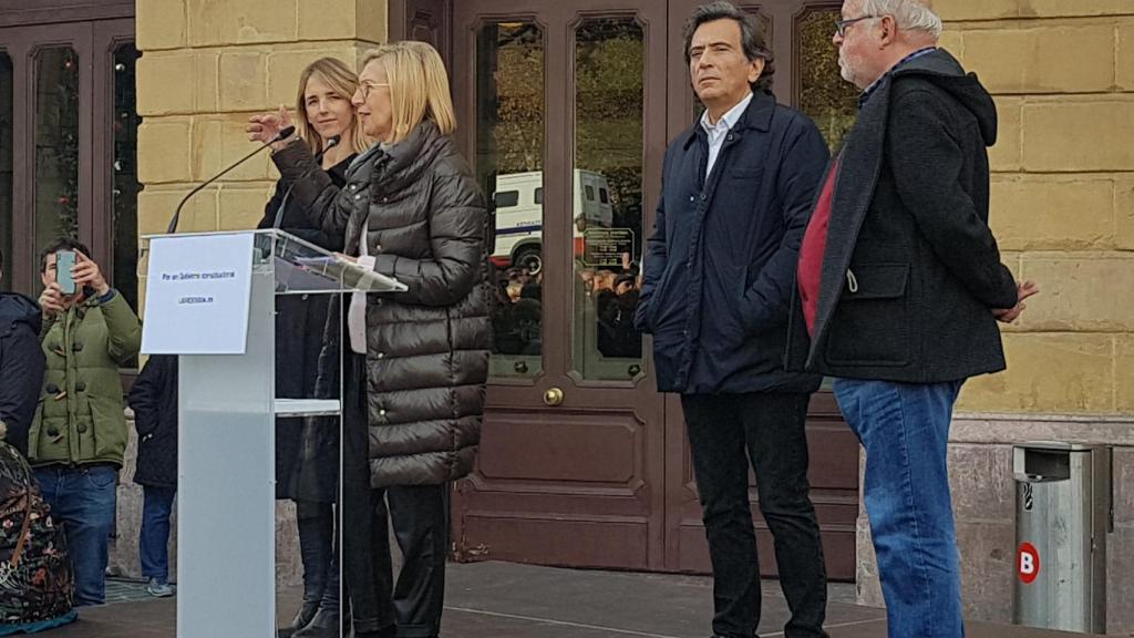 Rosa Díez, Cayetana Álvarez de Toledo, Arcadi espada y Fernando Savater celebran la Constitución en Bilbao.