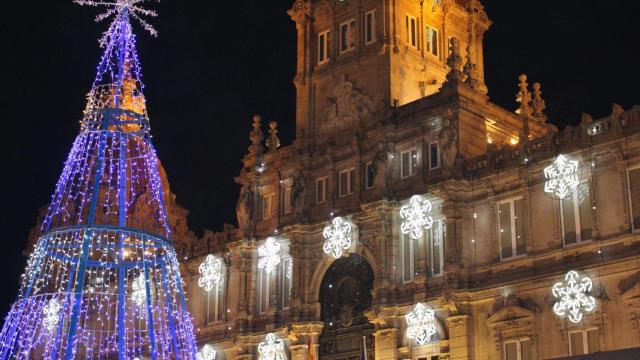 Las luces de Navidad cuestan menos de la mitad a un coruñés que a un vigués