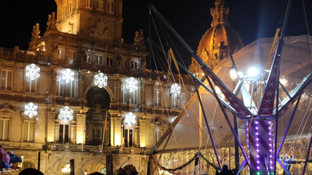 Las imágenes de A Coruña estrenando el poblado navideño en María Pita