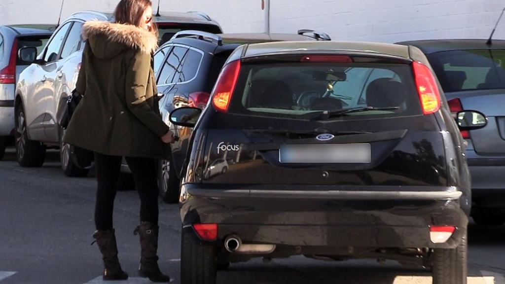 Eva González de compras por Sevilla.