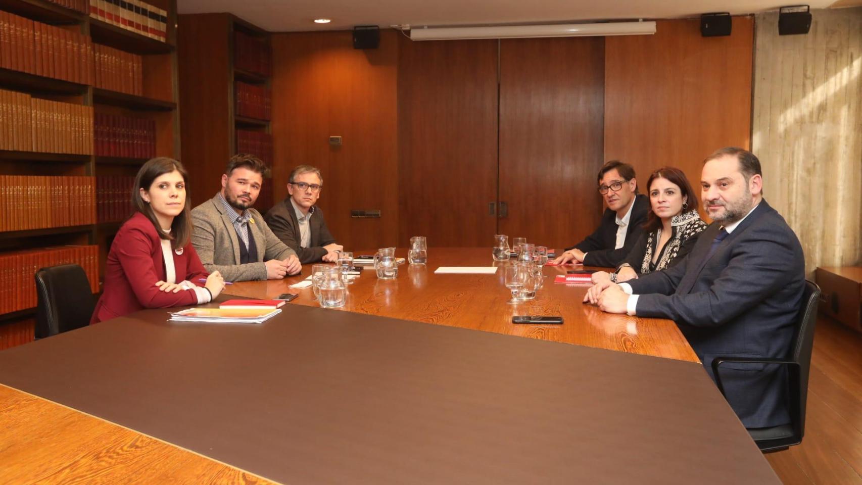 Imagen de la reunión entre PSOE y ERC a las afueras de Barcelona este martes.