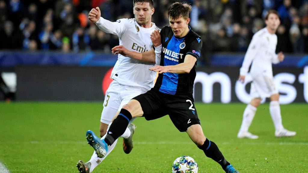 Eduard Sobol, presionado por Luka Jovic