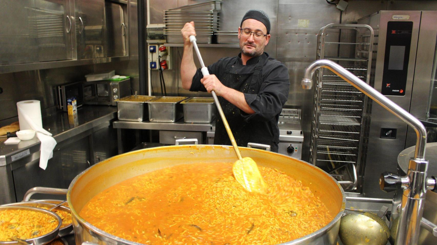 La Cocina Económica: un día atendiendo a los más necesitados de A Coruña