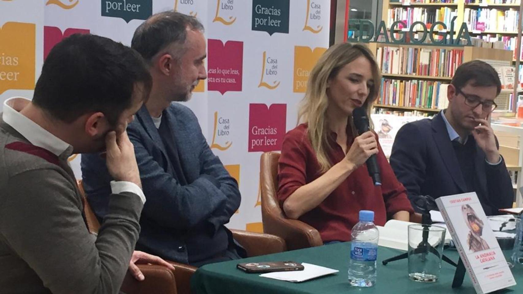 Cayetana Álvarez de Toledo durante la presentación del libro La anomalía catalana, del periodista de EL ESPAÑOL Cristian Campos.