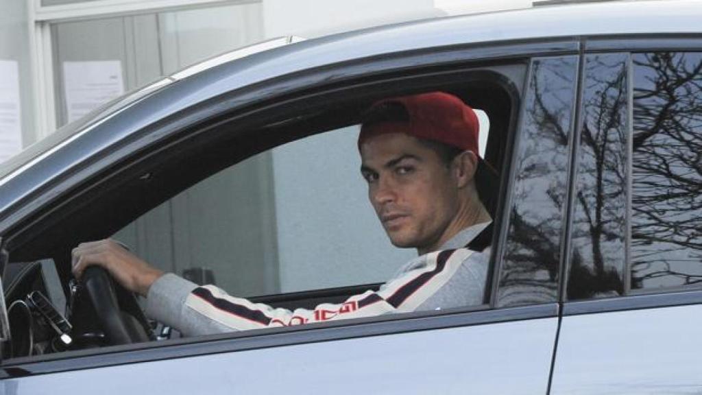 Cristiano, en uno de sus coches.