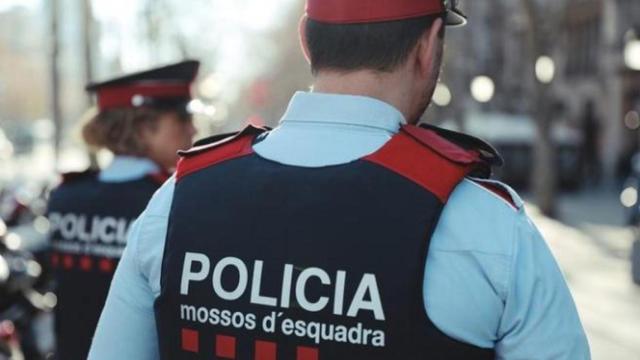 Agentes de los Mossos d' Esquadra