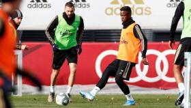 Karim Benzema y Vinivius Junior, durante el entrenamiento