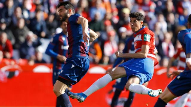 Jugadores del Granada y del Levante