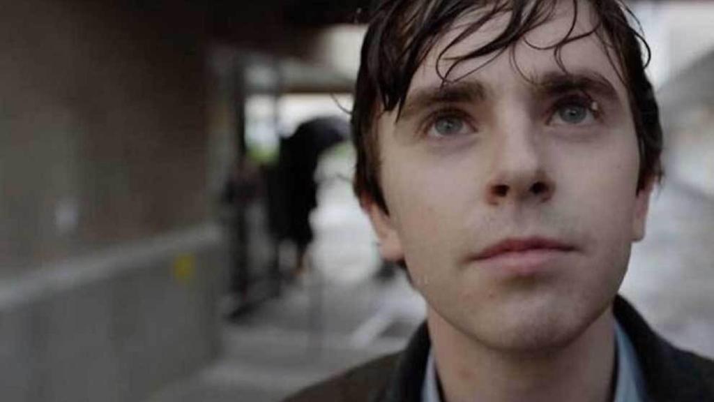 Freddie Highmore, en un fotograma de 'The Good Doctor' (Telecinco)