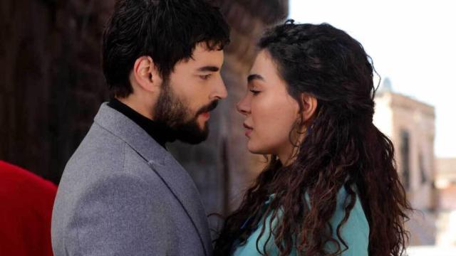 Akin Akinozu y Ebru Sahin, protagonistas de 'Hercai' (Nova)