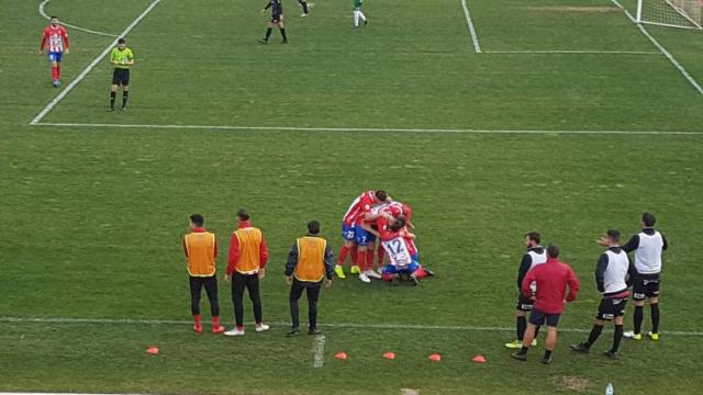 Celebración del gol del Don Benito