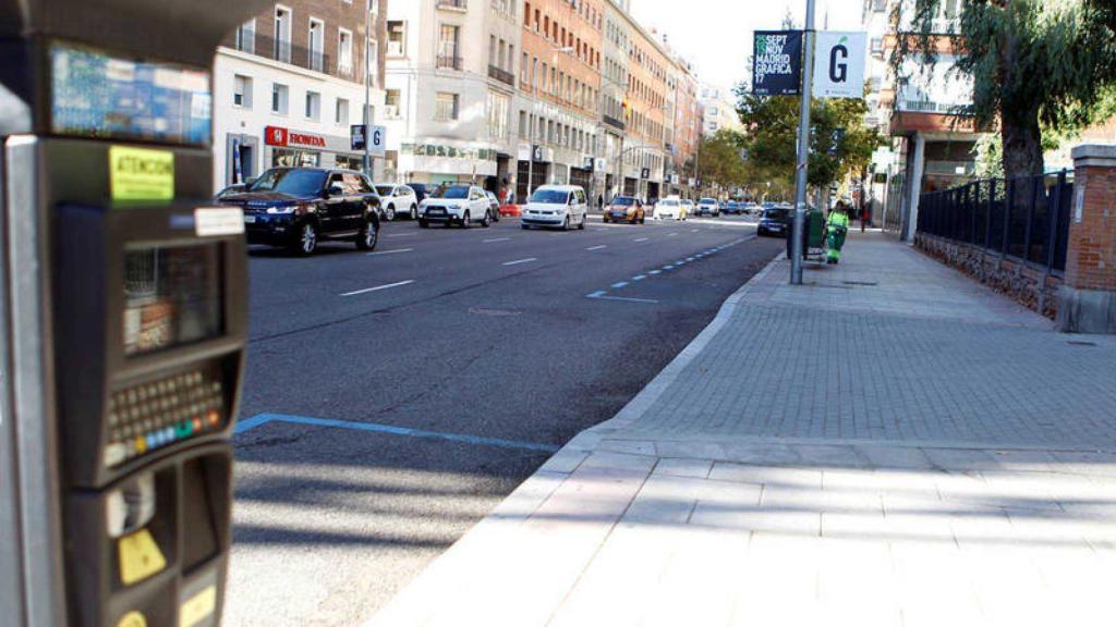 Una zona de Servicio de Estacionamiento Regulado en Madrid.