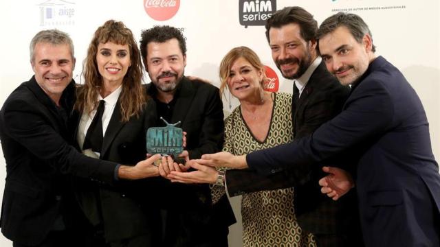 El equipo creador de la serie 'El Embarcadero' (Foto: EFE/Kiko Huesca)