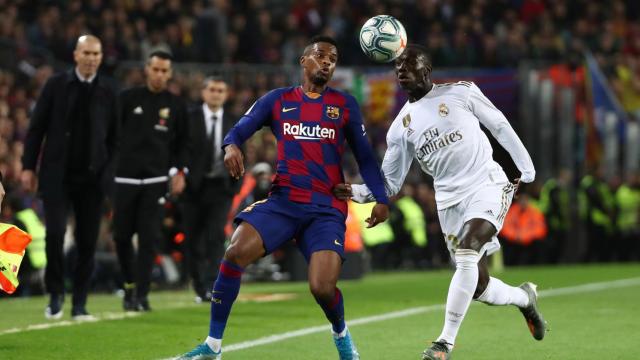 Semedo y Mendy se disputan un balón dividido