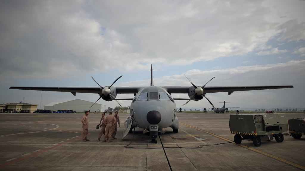 La vida de los militares españoles en Sigonella gira en torno al avión D-4 Vigma.