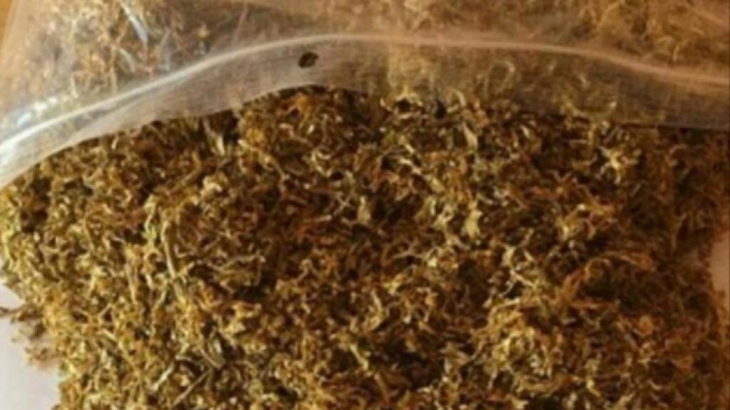 Imagen de un kilo de picadura de tabaco que emplea un contrabandista para oferta su mercancía por internet a compradores potenciales.