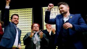 ERC ganaría las elecciones en Cataluña y los 'indepes' superan el 50% de los votos por el desplome de Cs