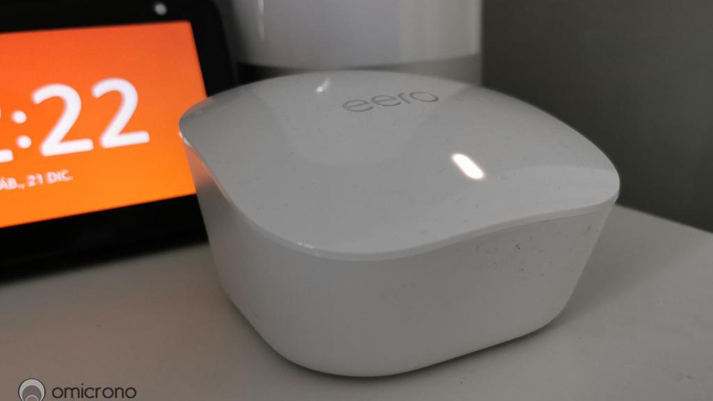 Amazon Eero.