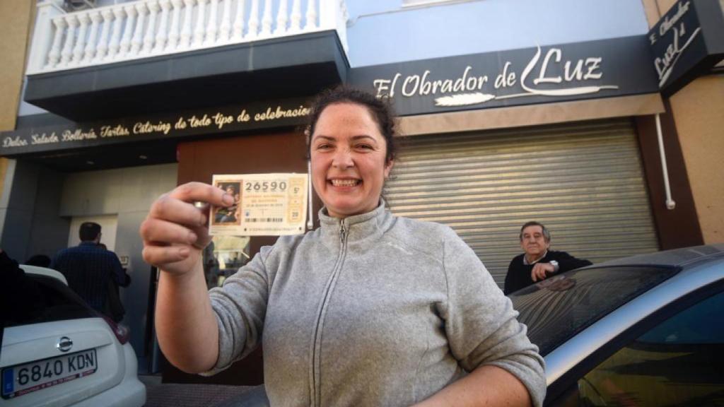 Luz, propietaria de El Obrador la Luz de Las Torres de Cotillas.