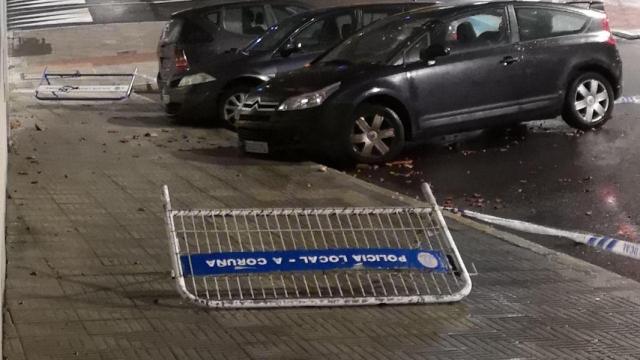 Coches dañados en los Rosales