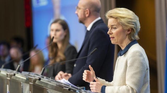 Ursula Von der Leyen y Charles Michel, durante la rueda de prensa de la última cumbre de diciembre