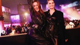 Alessandra Ambrosio e Isabeli Fontana durante el festival MDL Beast.