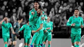 Sergio Ramos y Karim Benzema celebran el gol frente al Valencia