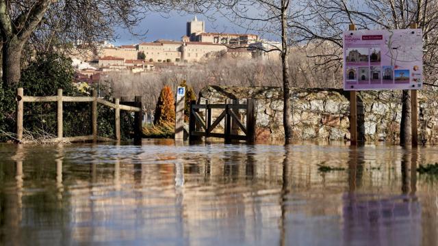 Vista de la crecida del río Adaja el pasado 21 de diciembre, afluente del Duero, a su paso por Ávila.