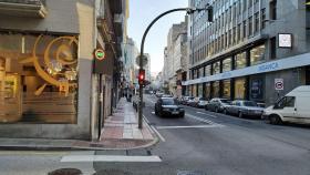 A 140 por San Andres: el curioso error de un panel de tráfico en A Coruña