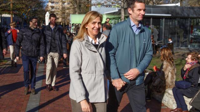 Iñaki y Cristina, con 11 escoltas por Vitoria, volvieron a sentirse como los duques de Palma