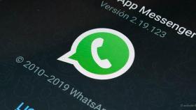 whatsapp-logo (1)