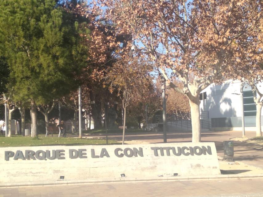 Parque de la Constitución de Las Torres de Cotillas donde los siete jóvenes le maniataron.