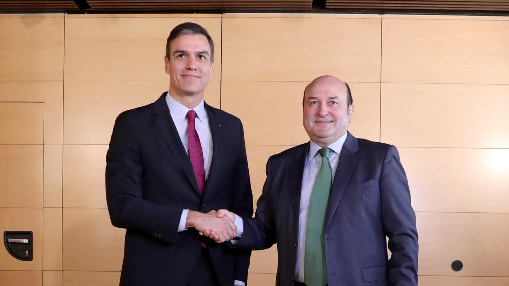 Pedro Sánchez y Andoni Ortuzar