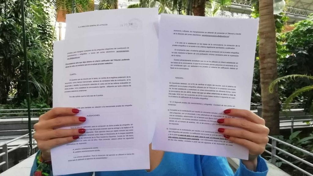 Carmen A., la opositora que ha iniciado la batalla contra la Policía por el examen de ortografía.