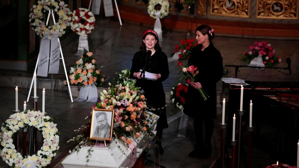 Maud angelica junto a su madre, Marta Luisa de Noruega.