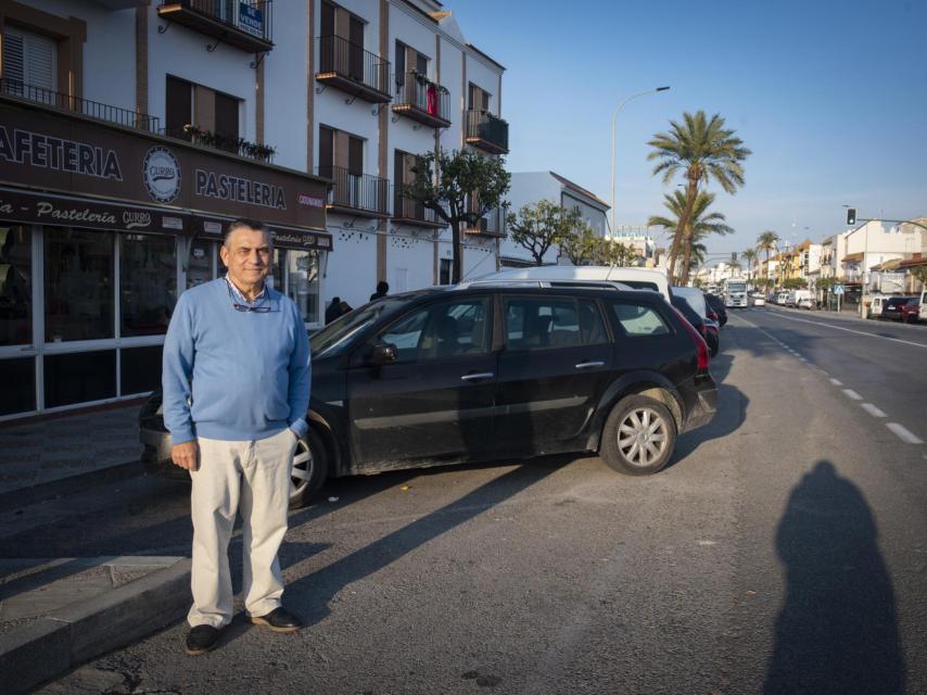 Manuel Gómez, propietario de la Pastelería Curro, en El Cuervo (Sevilla).