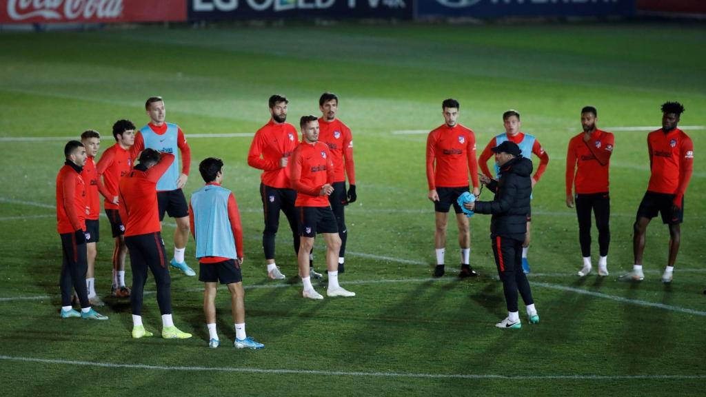 El Atleti se ejercita para preparar el partido ante el Barça