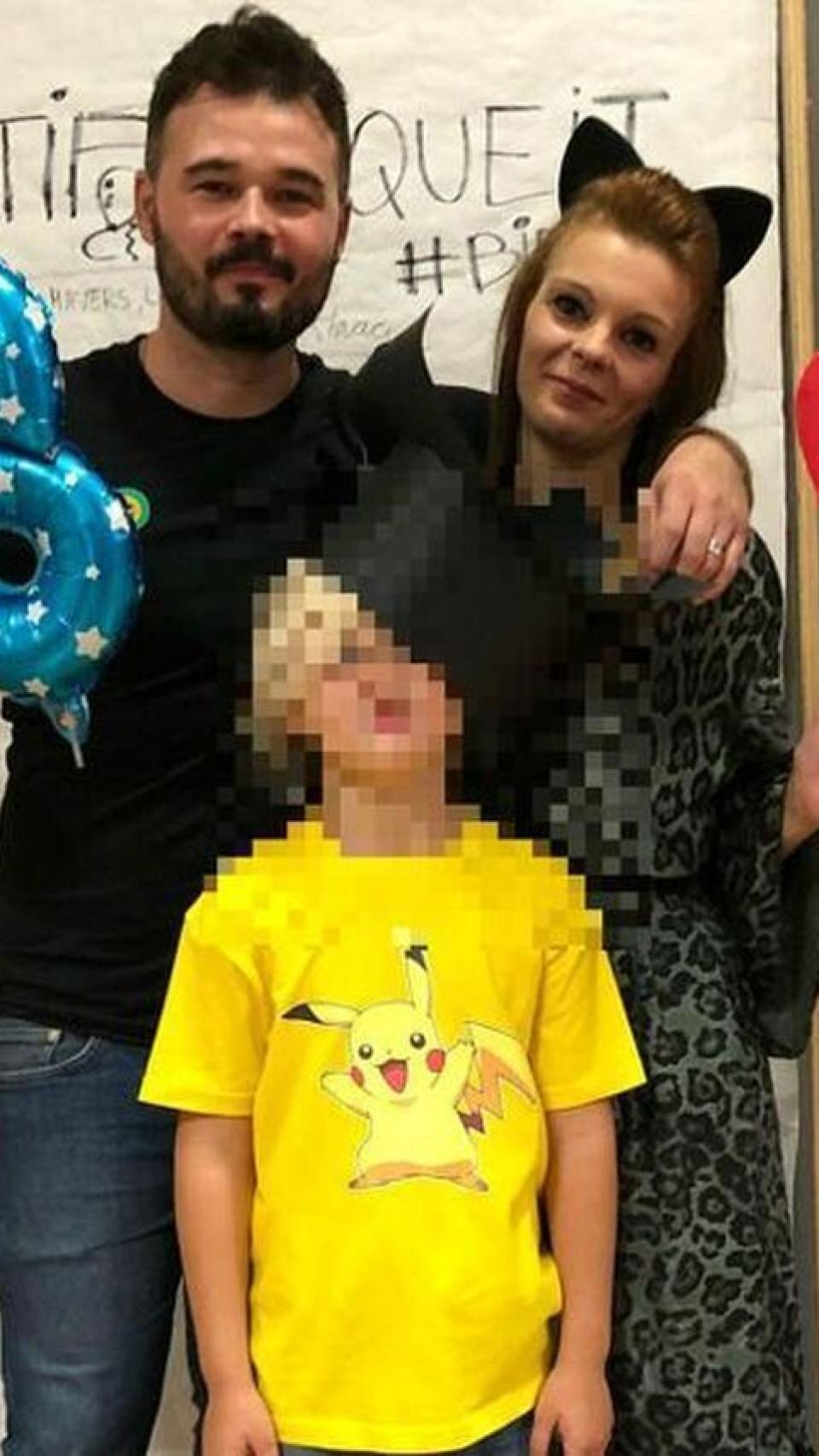 Gabriel Rufián, Mireia Varela y el pequeño Biel.