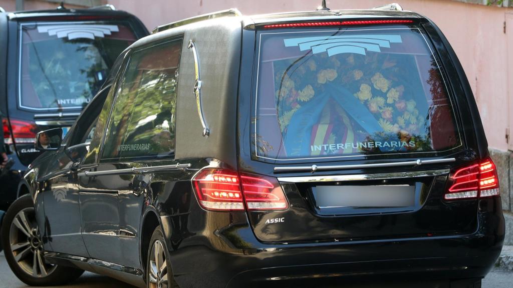 Imagen del momento del traslado de los restos mortales de la infanta Pilar al cementerio de la Almudena.