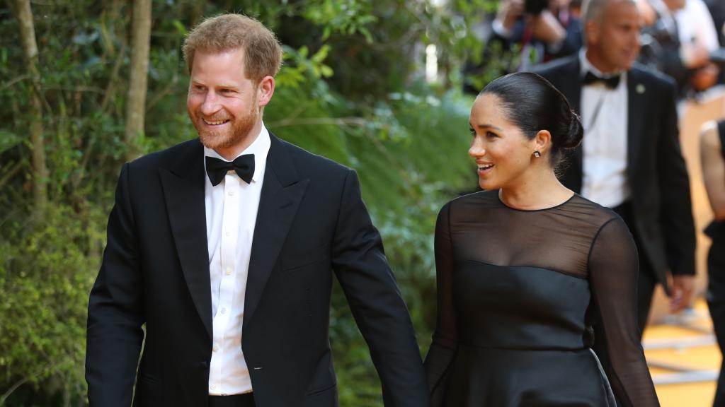 Harry y Meghan han dado un paso atrás y se alejarán de Buckingham.