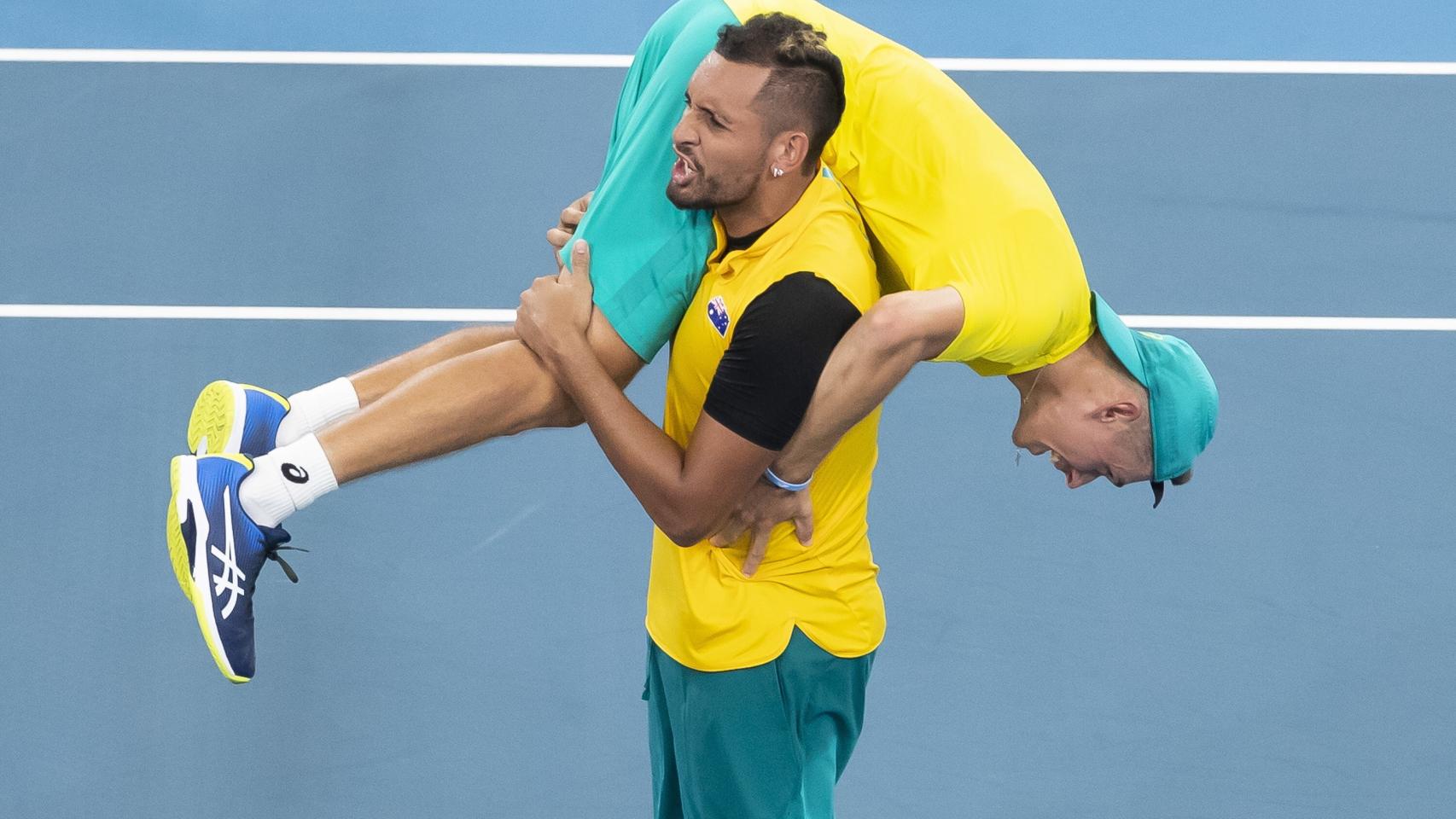 Kyrgios celebra con De Minaur el pase a semis de la ATP Cup