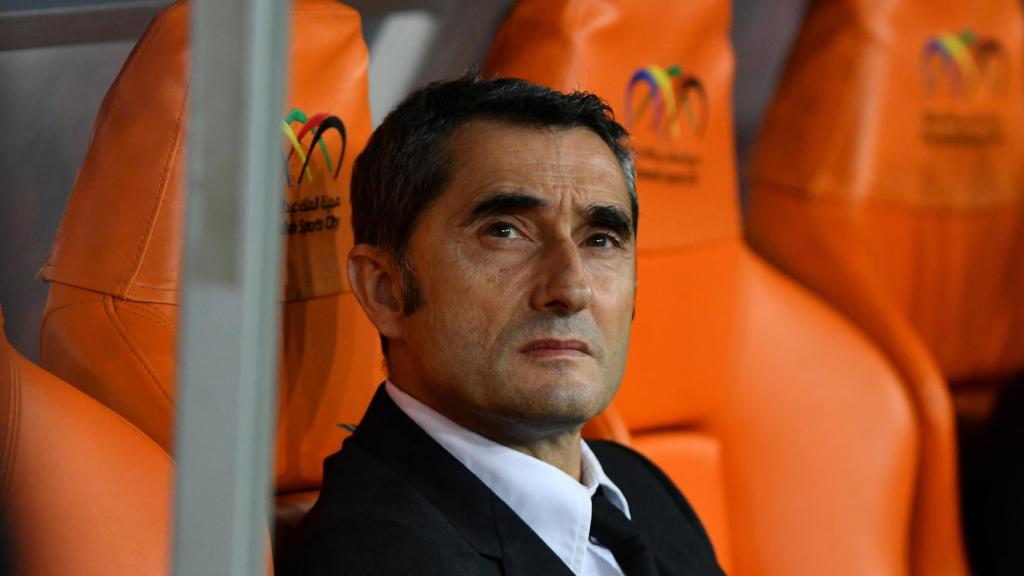 Ernesto Valverde, en el banquillo del Barcelona durante la Supercopa de España