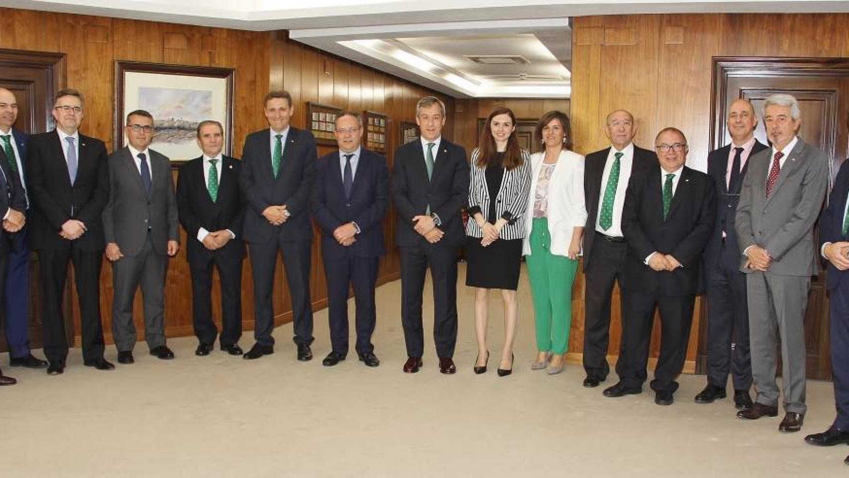 Foto de archivo del Patronato con el consejero de Hacienda, Juan Alfonso Ruiz Molina