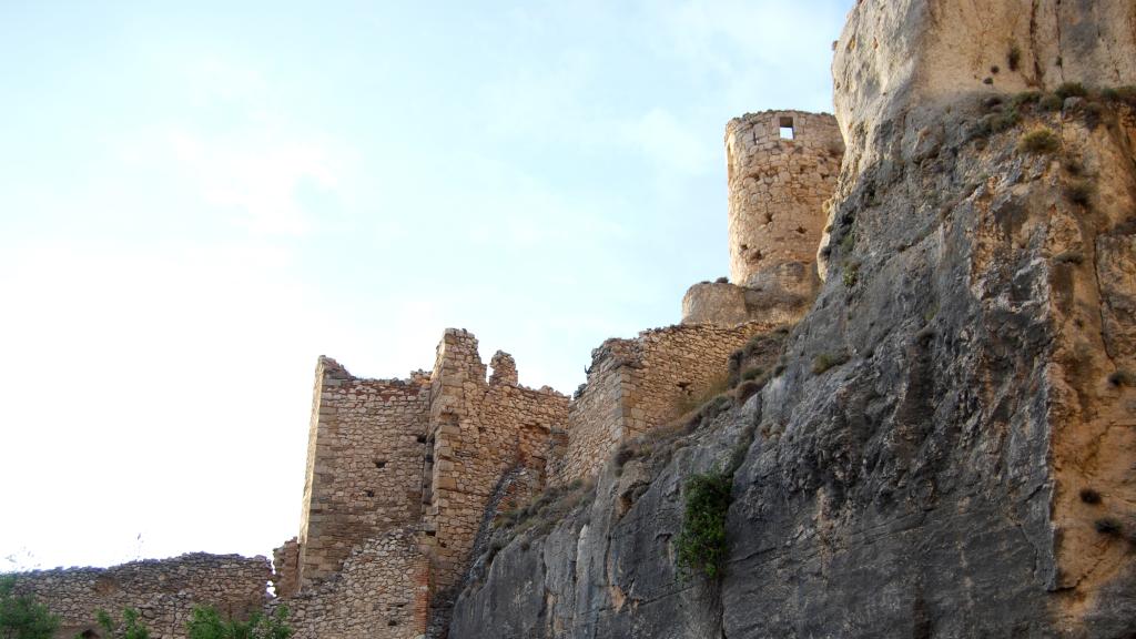 Vista de uno de los laterales del castillo de Morella.