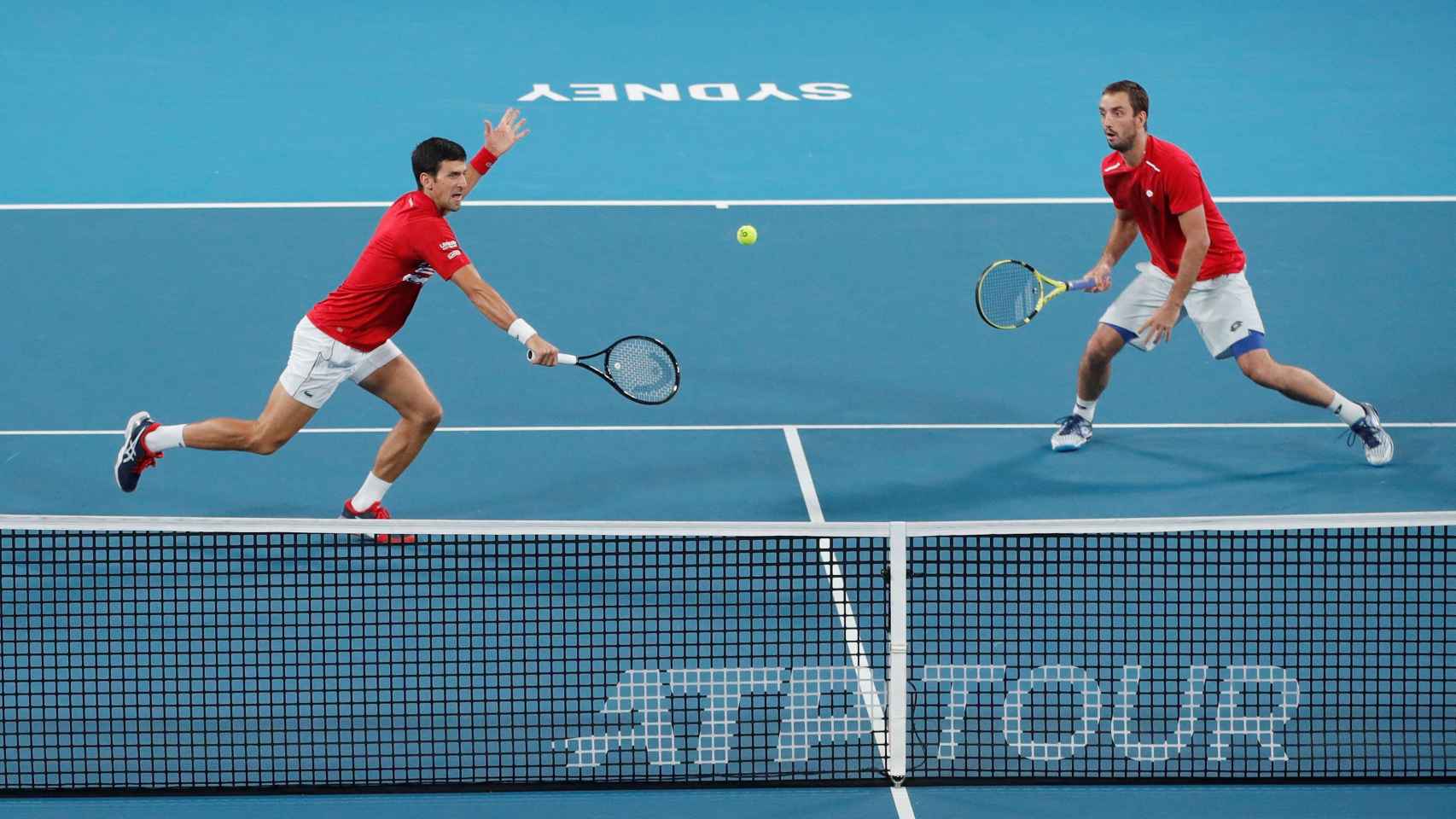 Djokovic y Troicki, durante el partido de dobles de la ATP Cup 2020.