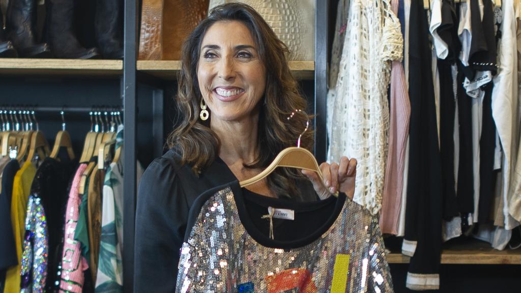 Paz Padilla, posando en su tienda de No Ni Na.