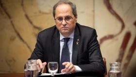 Quim Torra con manifestantes fuera del Parlamento Europeo en Estrasburgo.