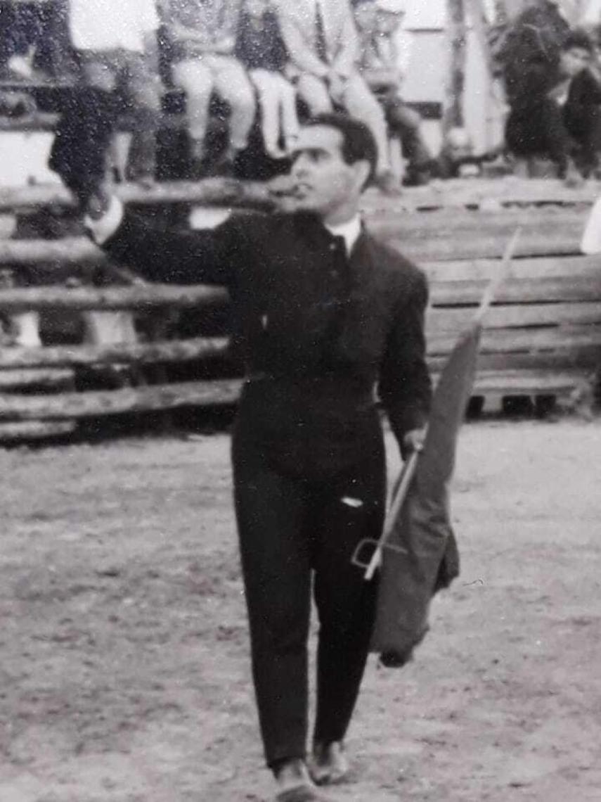 El diestro jerezano Juan Galán, de joven, durante una corrida de toros.