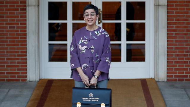 La ministra de Asuntos Exteriores, Arancha González Laya, llega para asistir a la primera reunión del gabinete en el Palacio de Moncloa.